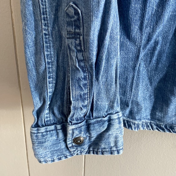 Forever 21 denim button up shirt size L - Picture 5 of 9